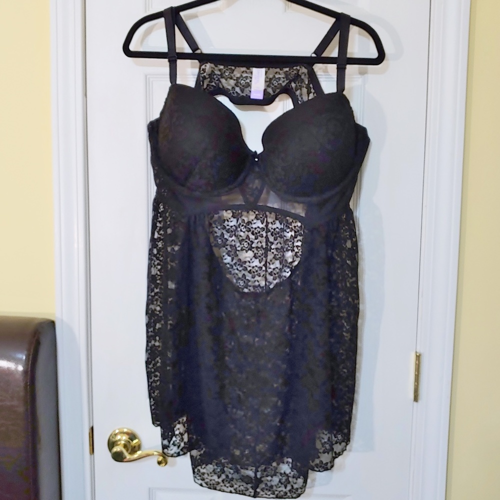 **SOLD**  NWOT Black Babydoll Lace Negligee (3x)
